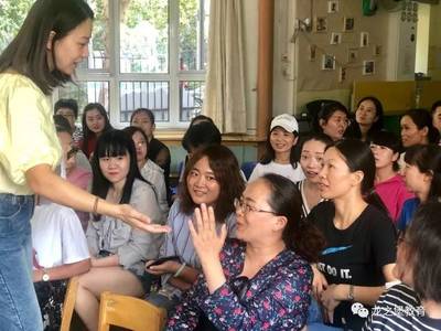 家園同心共筑，圓滿龍堡童年——龍之堡家庭教育成長(zhǎng)中心開學(xué)第一課暨班級(jí)家長(zhǎng)會(huì)圓滿舉行